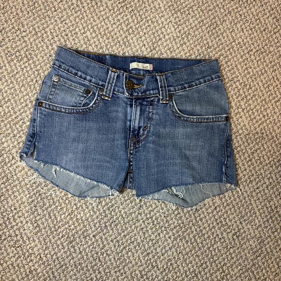 Y2K vintage low rise Levi’s cutoff ‘short-short’ mini denim shorts - Picture 1 of 6